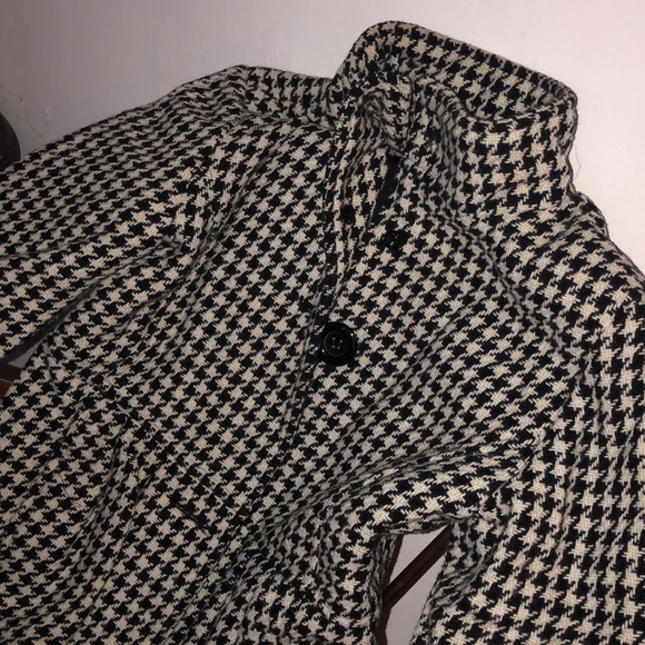 Ladies Houndstooth coat by Bitten - Picture 2 of 8